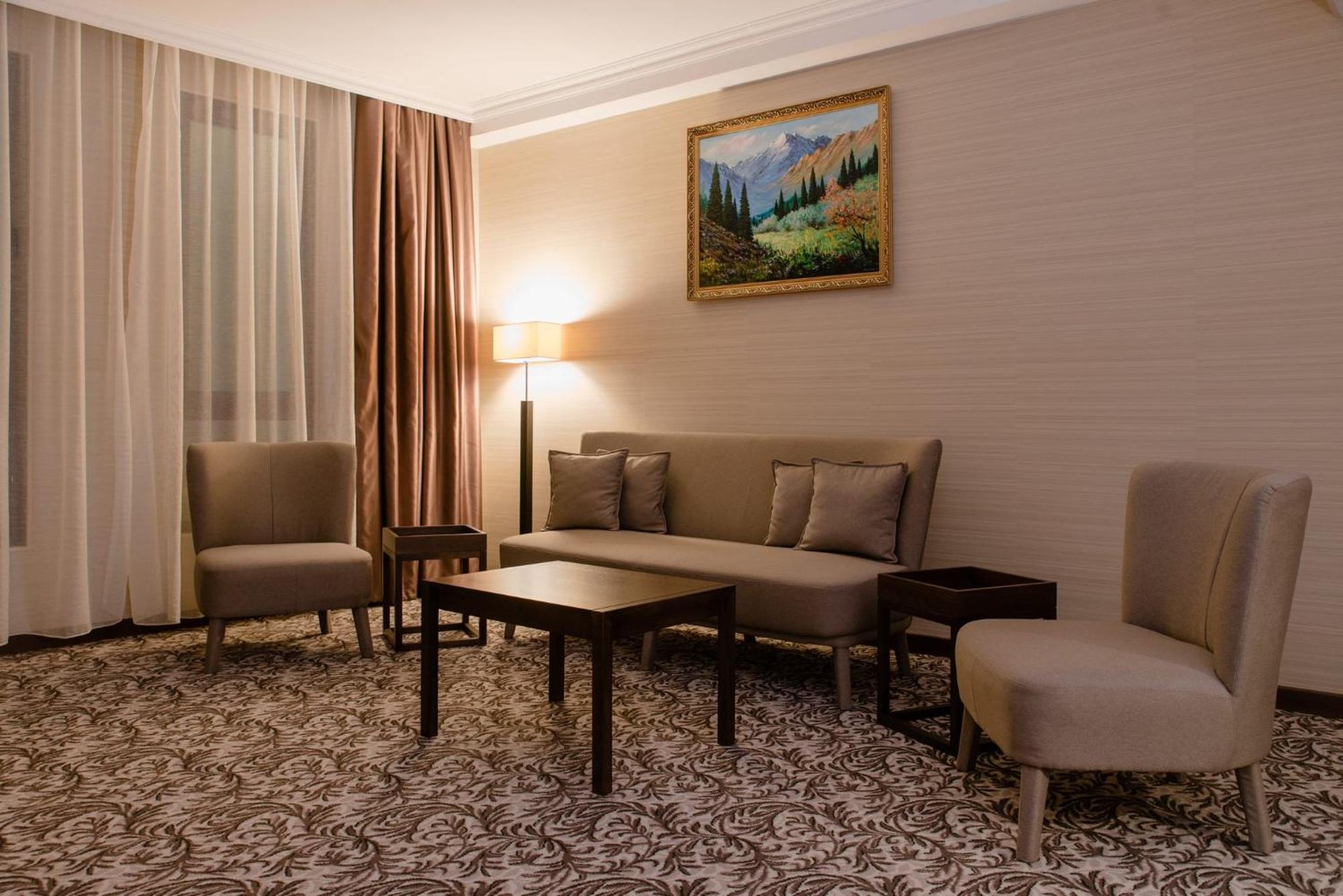 Holiday Inn Aktau By Ihg Zewnętrze zdjęcie