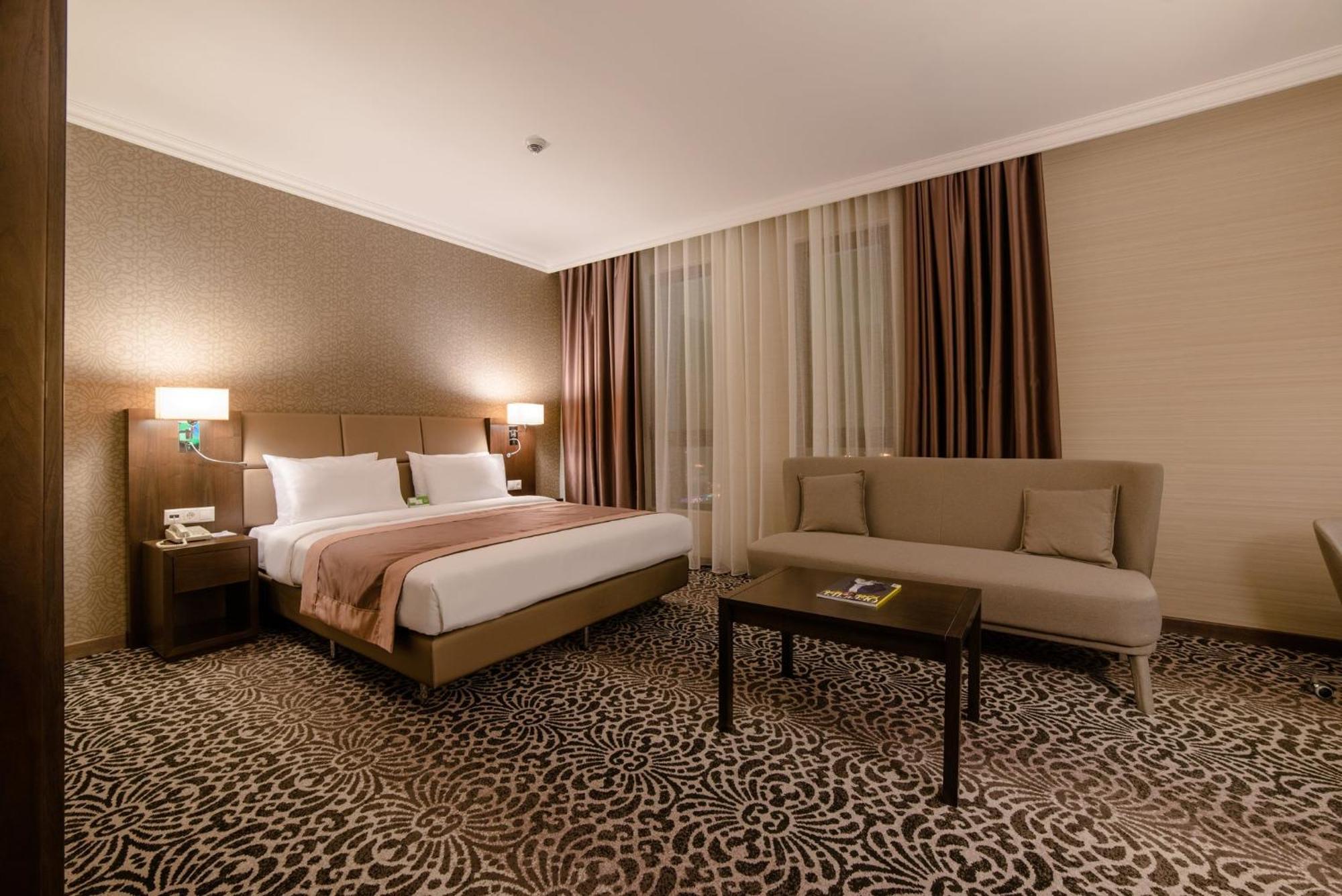 Holiday Inn Aktau By Ihg Zewnętrze zdjęcie