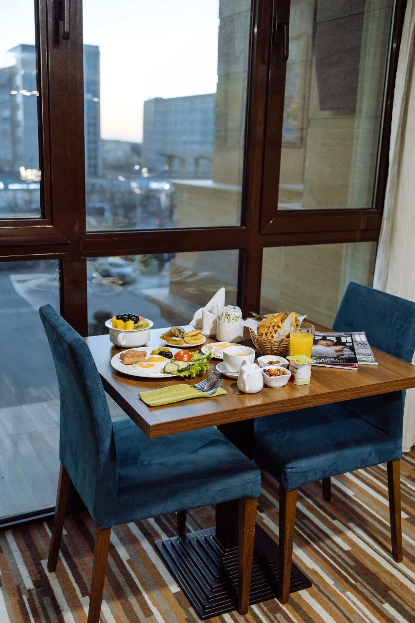 Holiday Inn Aktau By Ihg Zewnętrze zdjęcie