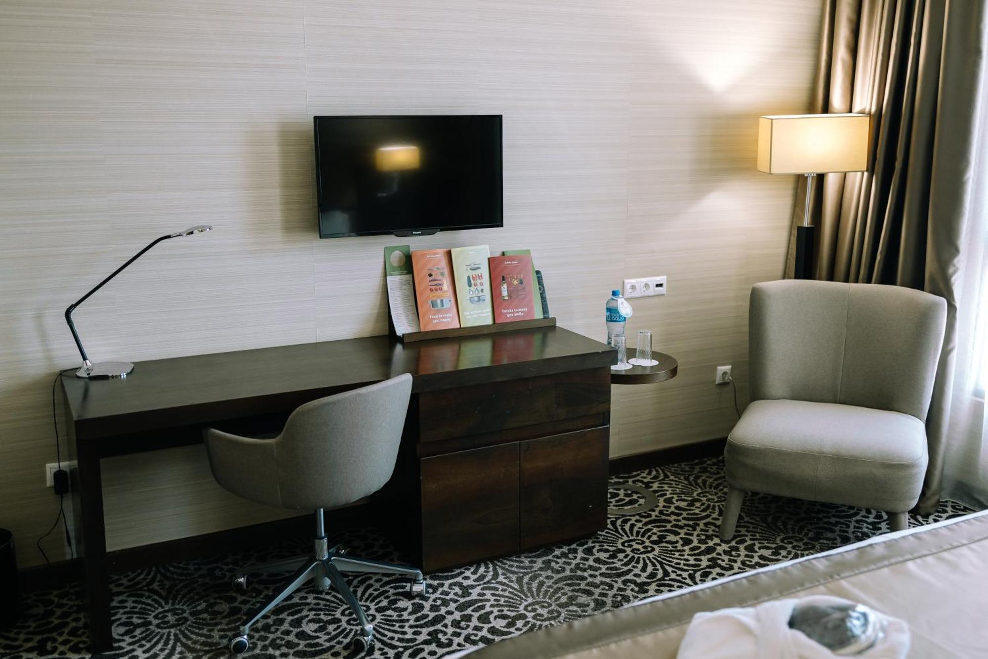 Holiday Inn Aktau By Ihg Zewnętrze zdjęcie