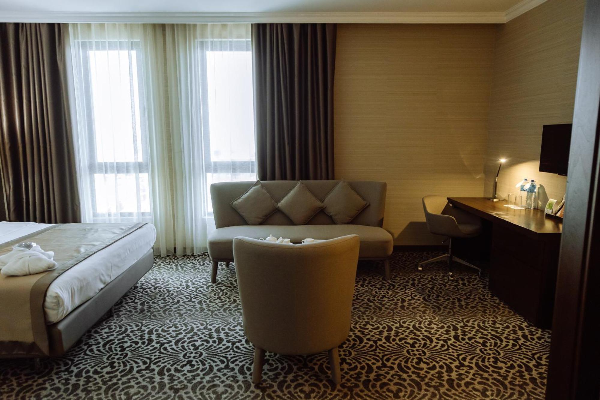Holiday Inn Aktau By Ihg Zewnętrze zdjęcie