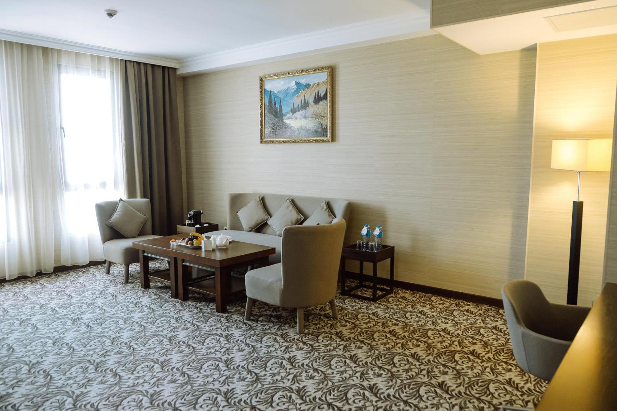 Holiday Inn Aktau By Ihg Zewnętrze zdjęcie