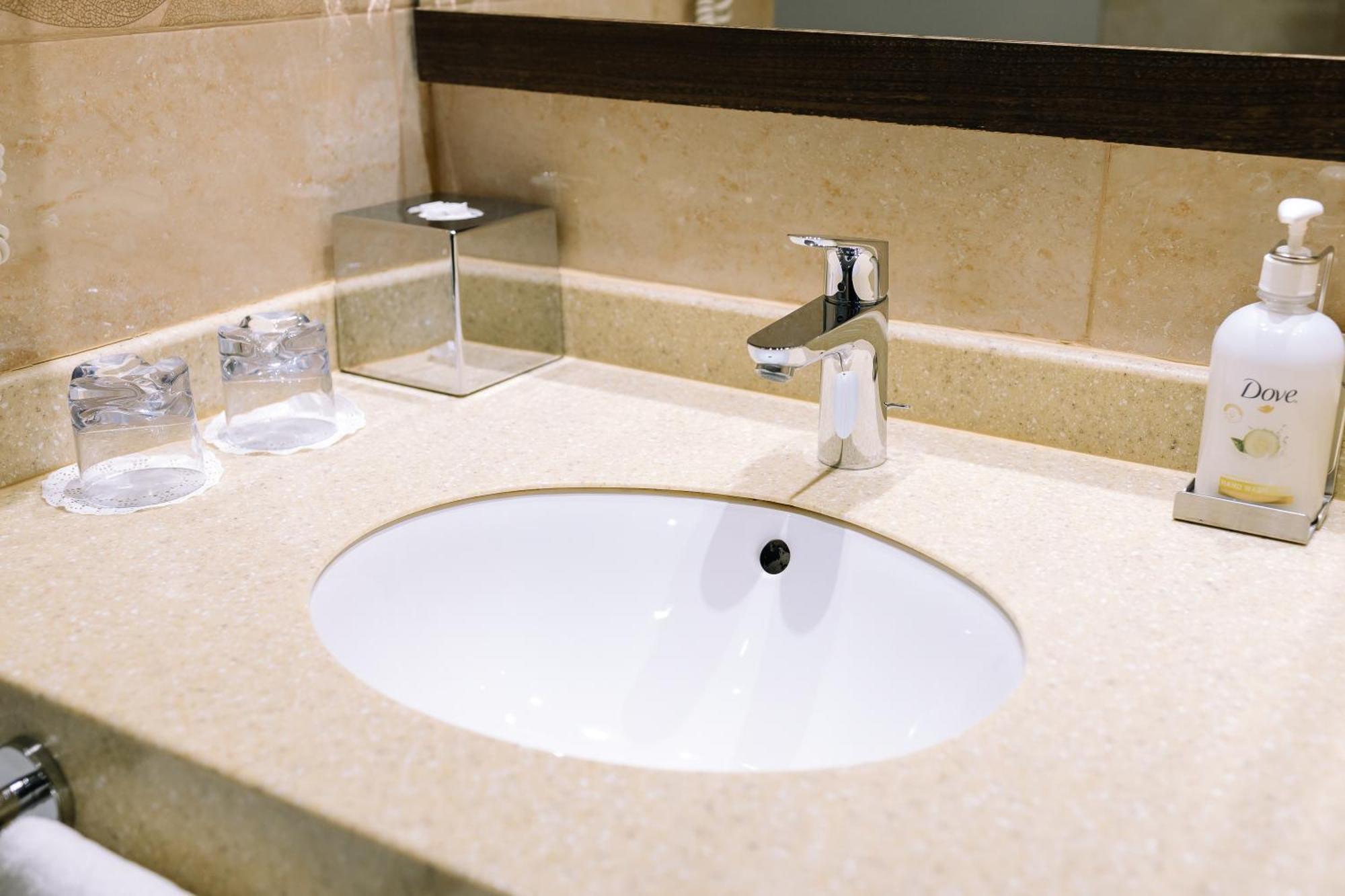 Holiday Inn Aktau By Ihg Zewnętrze zdjęcie